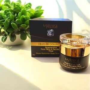 Regenerative Face, Neck/Decollete Mask-La Rouge Pierre Obsidian Collection